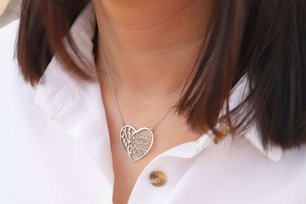Collier Arbre coeur jusqu'à  4 prénoms